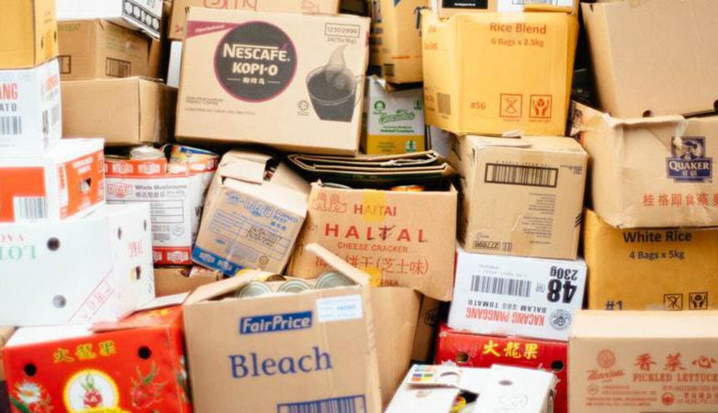 Stapel kartonnen dozen